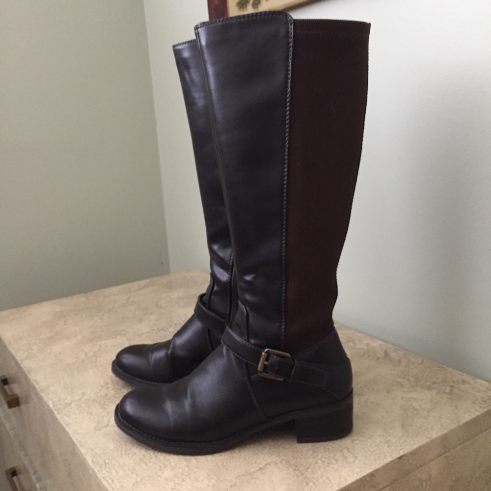 🤎🐎 leather riding style boots. knee high dark brown great condition.